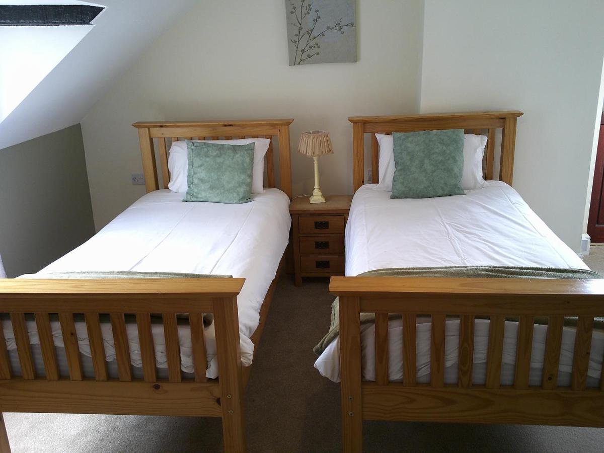 The Crown Hotel Corwen Eksteriør bilde